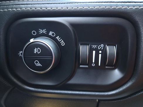 Used 2019 RAM 3500 Limited image 27