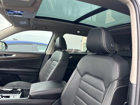 Certified 2024 Volkswagen Atlas SEL AWD/4WD image 11