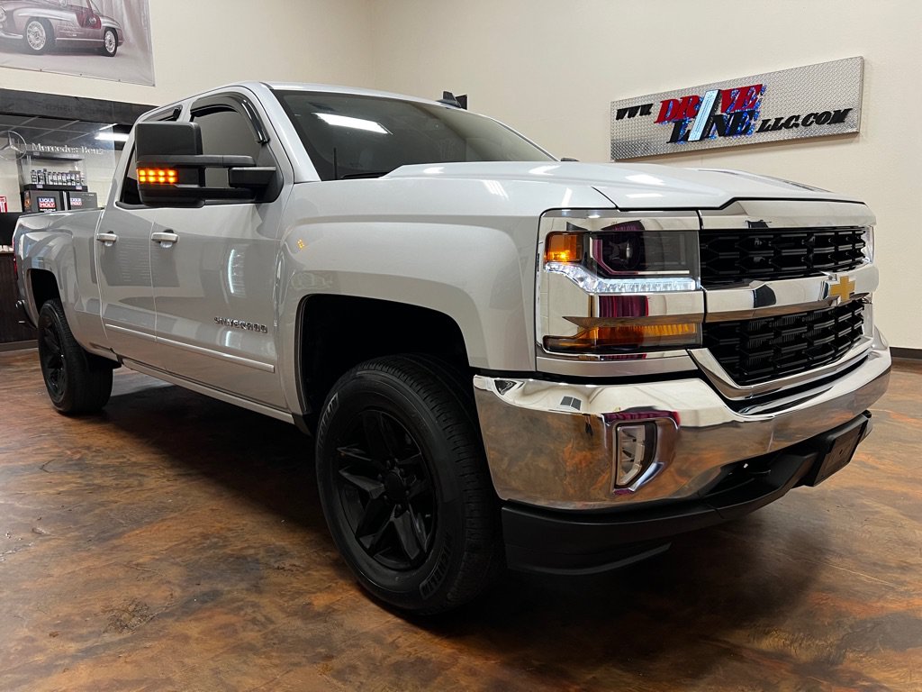 Used 2017 Chevrolet Silverado 1500 LT w/ Max Trailering Package AWD/4WD image 3