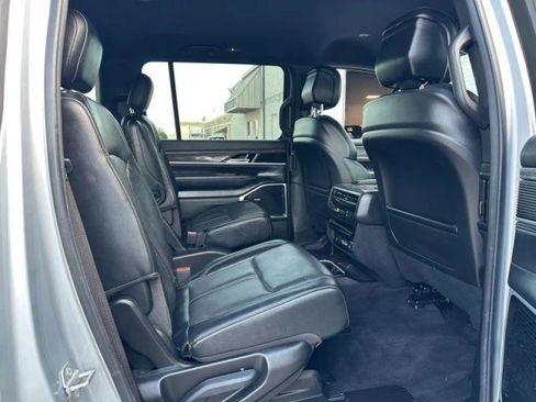 Used 2022 Jeep Wagoneer Series III w/ Flexible Seating Group RWD image 33