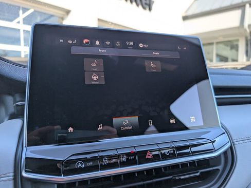 Used 2024 Jeep Compass Limited image 24