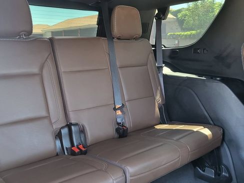 Used 2021 Chevrolet Tahoe High Country w/ Premium Package RWD image 23