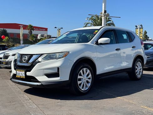 Used 2017 Nissan Rogue S FWD image 4