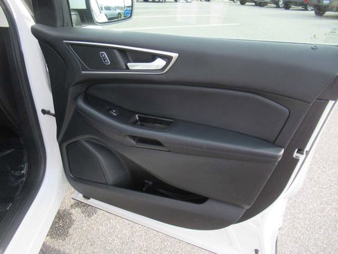 Used 2016 Ford Edge SEL w/ Equipment Group 201A AWD/4WD image 24