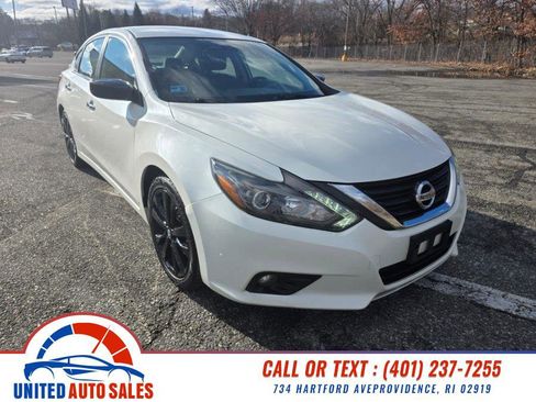 Used 2017 Nissan Altima 2.5 SR w/ Midnight Edition Package image 6