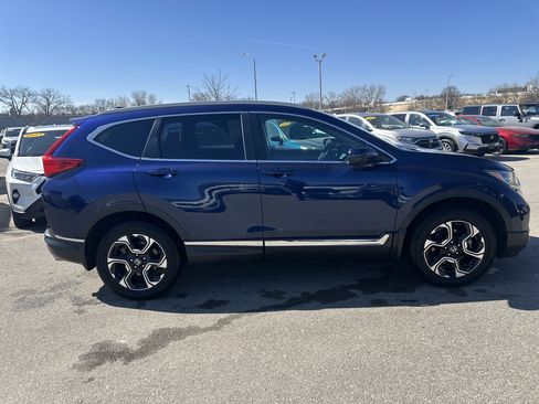 Used 2018 Honda CR-V Touring image 4