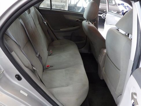Used 2010 Toyota Corolla image 19