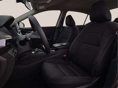 Used 2024 Nissan Altima 2.5 SV image 12