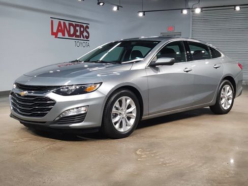 Used 2024 Chevrolet Malibu LT FWD image 3
