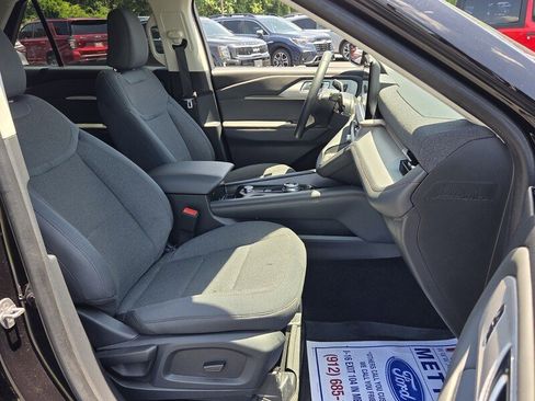 Used 2025 Ford Explorer Active RWD image 17