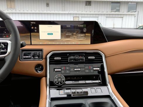 New 2026 Nissan Armada Platinum Reserve image 7