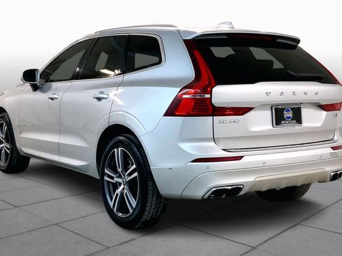 Used 2019 Volvo XC60 T6 Momentum w/ Premium Package image 11