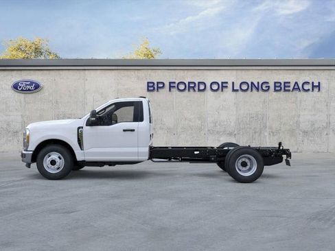 New 2026 Ford F350 XL w/ XL Chrome Package RWD image 3