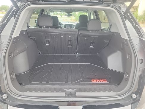 Used 2023 GMC Terrain SLE w/ Driver Convenience Package AWD/4WD image 8