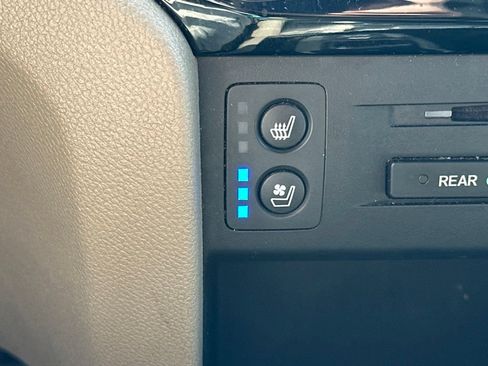 Used 2017 Honda Pilot Elite image 7