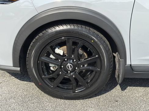 Used 2022 Nissan Kicks SR w/ Premium Package FWD image 8
