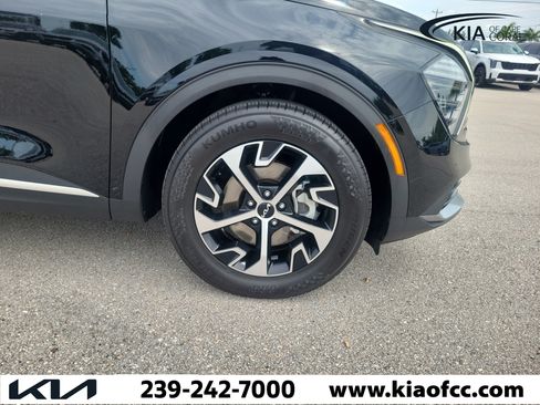 Certified 2025 Kia Sportage EX w/ Premium Package FWD image 7