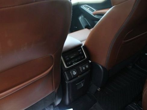 Used 2019 Subaru Ascent Touring AWD/4WD image 13