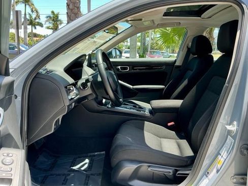 Used 2023 Honda Civic EX image 9