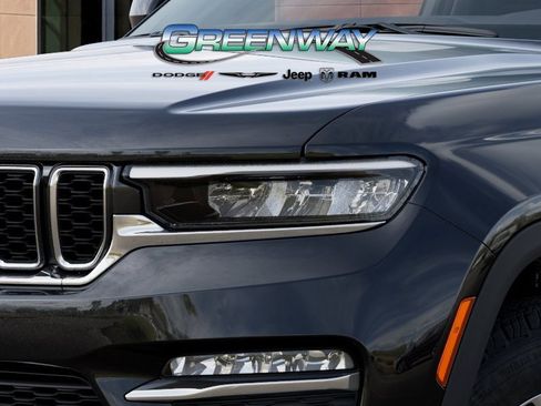 New 2025 Jeep Grand Cherokee Limited RWD image 10