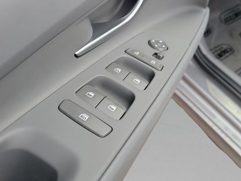 Certified 2025 Hyundai Elantra Sport image 18