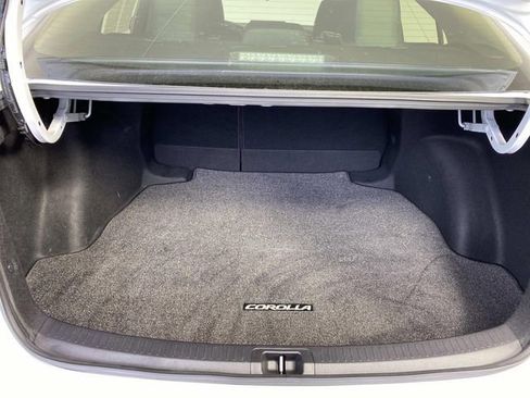 Used 2023 Toyota Corolla LE w/ Carpet Mat Package (TMS) FWD image 8