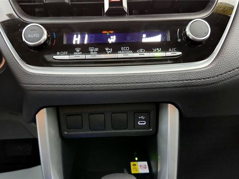 Certified 2023 Toyota Corolla Cross LE w/ Moonroof Package image 31