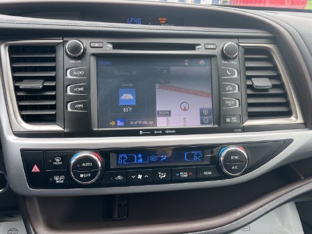 Used 2019 Toyota Highlander XLE AWD/4WD image 13