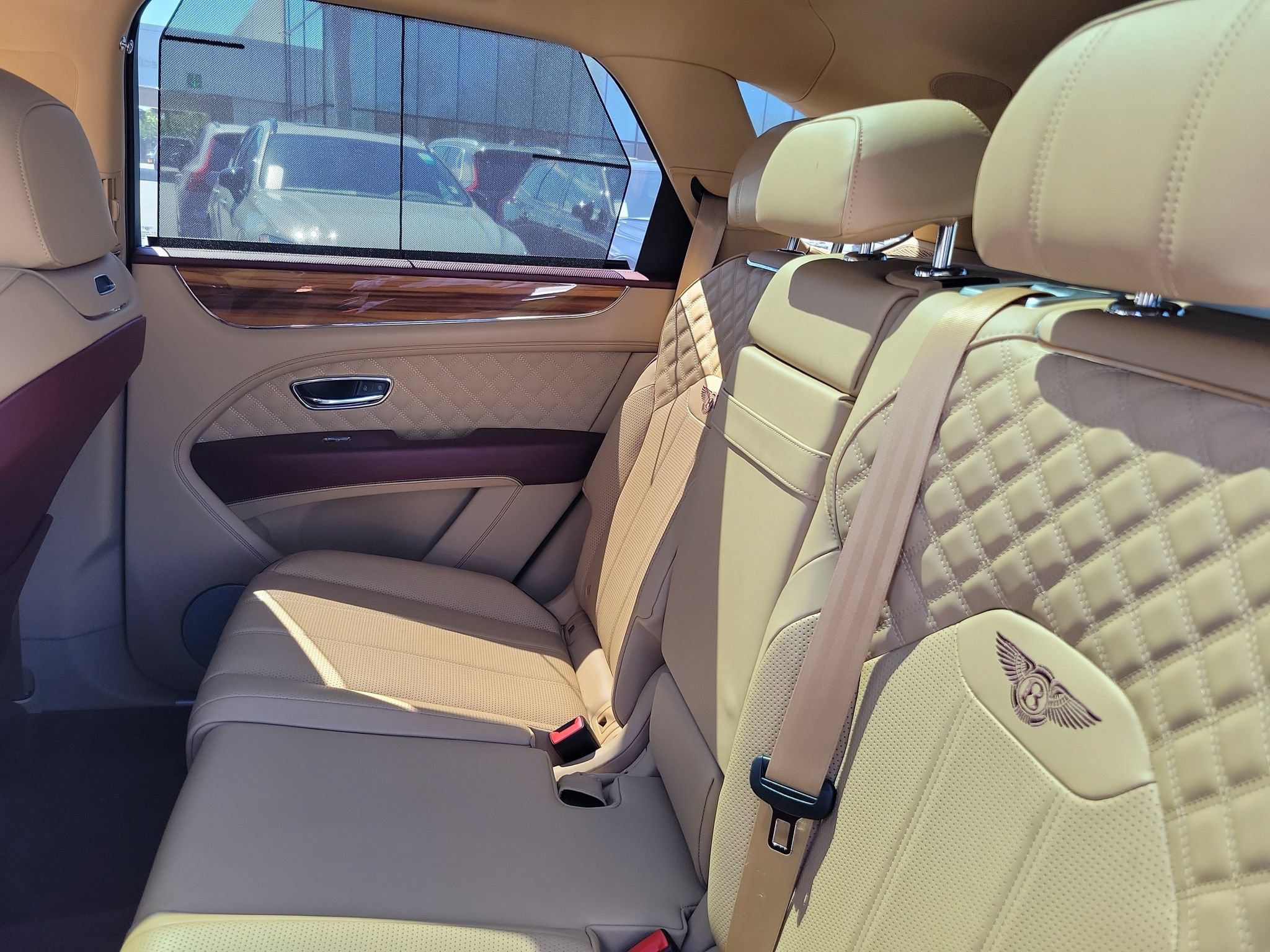 Used 2022 Bentley Bentayga AWD/4WD image 11
