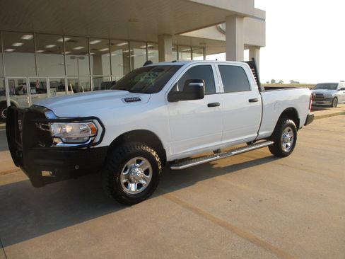 Used 2023 RAM 2500 Tradesman image 2