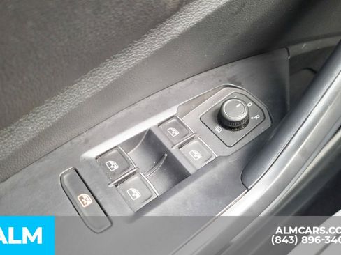 Used 2024 Volkswagen Jetta SE FWD image 34