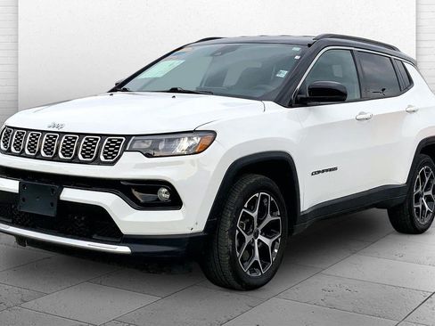 Used 2025 Jeep Compass Limited AWD/4WD image 12