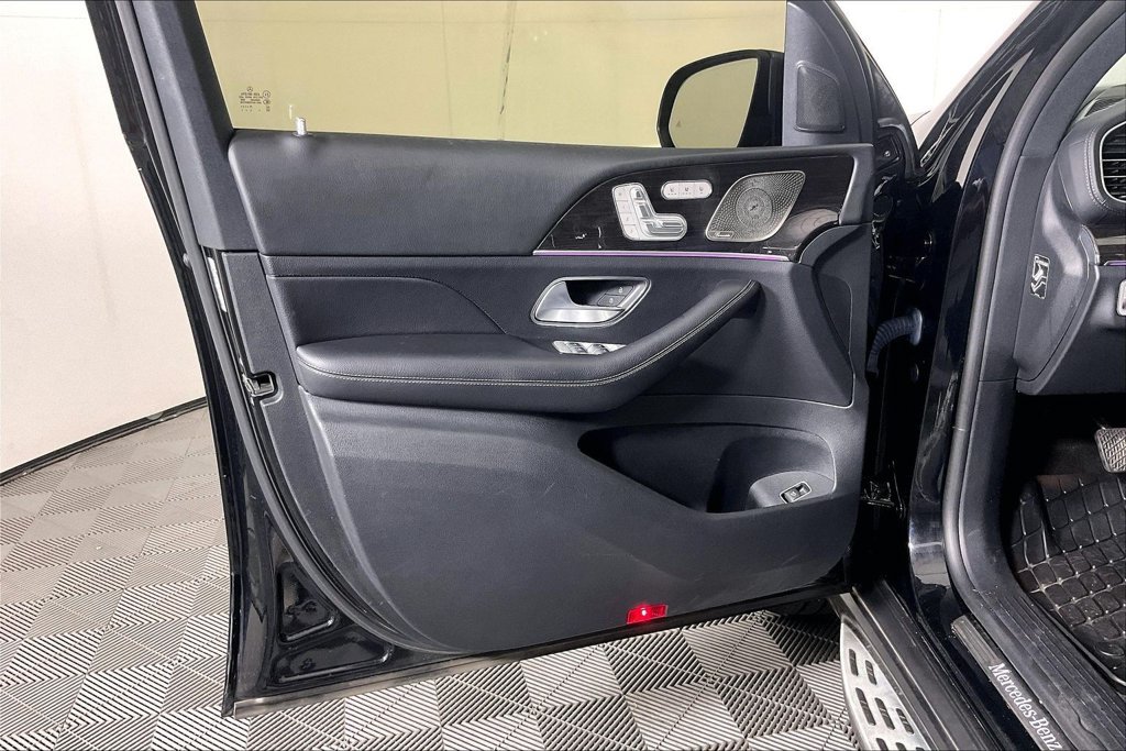 Used 2022 Mercedes-Benz GLS 450 4MATIC image 21