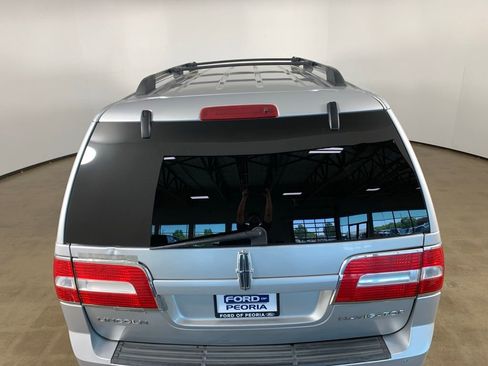 Used 2012 Lincoln Navigator L 4WD image 11
