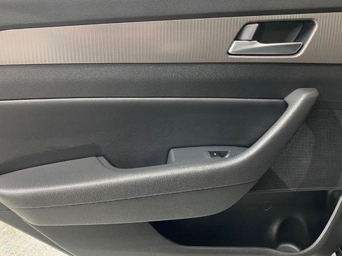 Used 2018 Hyundai Sonata Limited image 15