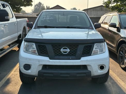Used 2019 Nissan Frontier SV AWD/4WD image 2