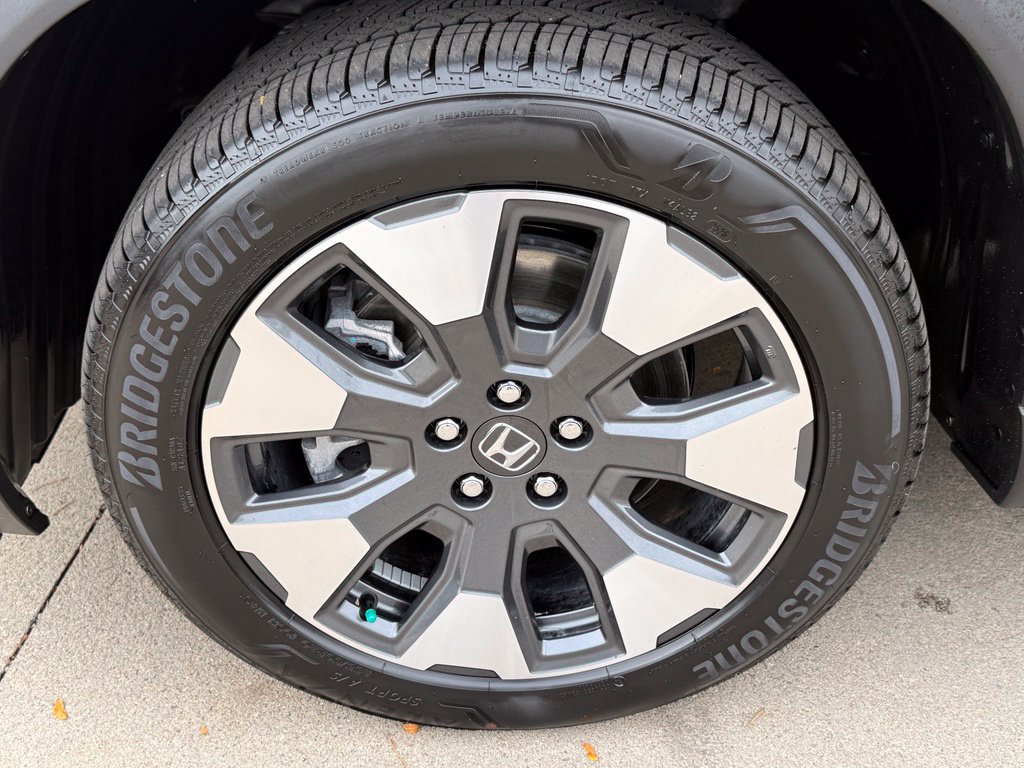 Certified 2026 Honda Pilot Touring image 13