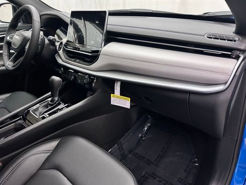 New 2026 Jeep Compass Limited AWD/4WD image 18
