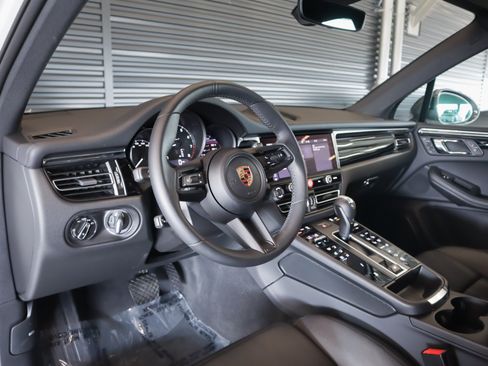 Used 2025 Porsche Macan Turbo AWD/4WD image 4
