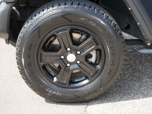 Used 2021 Jeep Wrangler Unlimited Sport AWD/4WD image 15