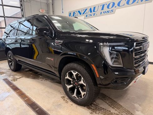 Used 2025 GMC Yukon XL AT4 w/ AT4 Premium Package AWD/4WD image 2