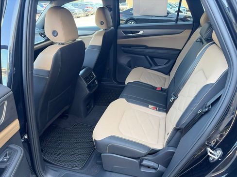 Certified 2026 Volkswagen Atlas Cross Sport SE AWD/4WD image 13