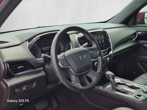 Used 2023 Chevrolet Traverse RS FWD image 10