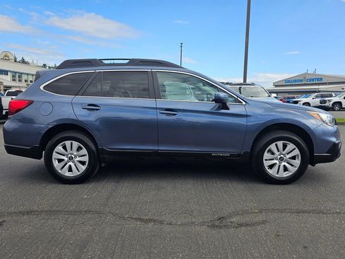 Used 2015 Subaru Outback 2.5i Premium AWD/4WD image 2