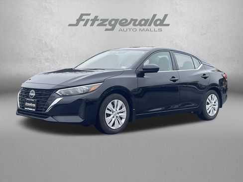 Used 2025 Nissan Sentra S image 2