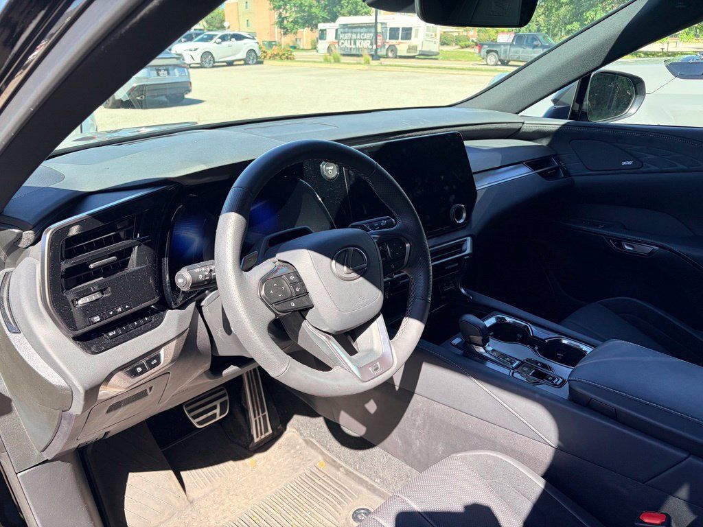 Used 2025 Lexus RX 500h F Sport w/ Convenience Package AWD/4WD image 6