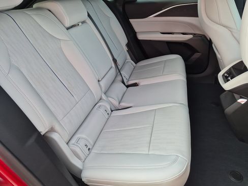 Certified 2024 Cadillac Lyriq Sport AWD/4WD image 27