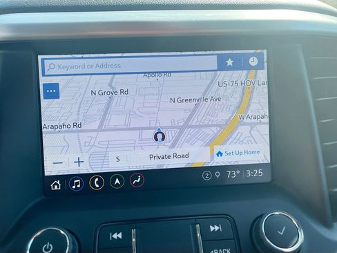 Used 2023 GMC Acadia SLT image 13