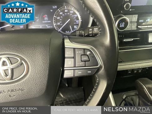 Used 2021 Toyota Highlander XLE AWD/4WD image 44