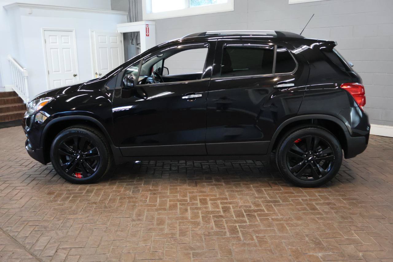 Used 2020 Chevrolet Trax LT w/ Sun & Sound Package AWD/4WD image 4